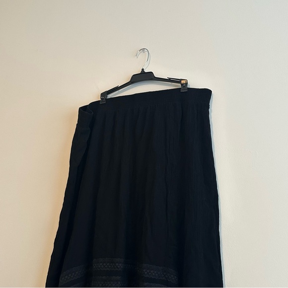 Torrid Black Maxi Crinkle Gauze Hi-Low Skirt Sz 3 - Picture 8 of 12
